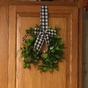 Black & White Buffalo Check Cabinet Wreath